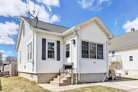 104 Yale St, Green Bay, WI 54303