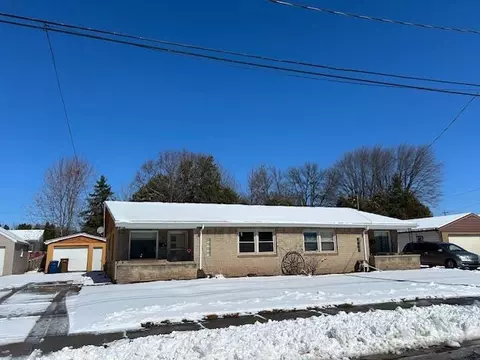 916 Jefferson St, Menasha, WI 54952