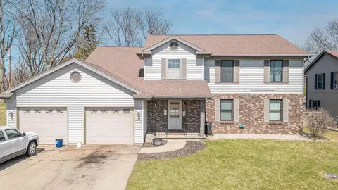 10 E Waukau Ave, Oshkosh, WI 54902