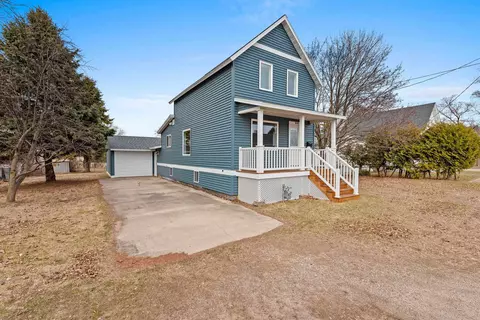 1606 29th Ave, Menominee, MI 49858