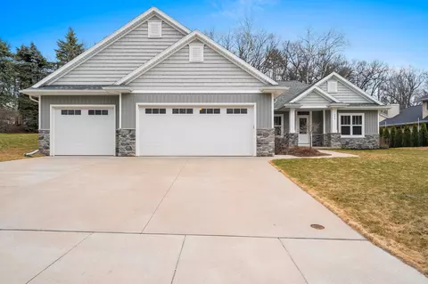 355 Heidelberg Ct, Green Bay, WI 54302