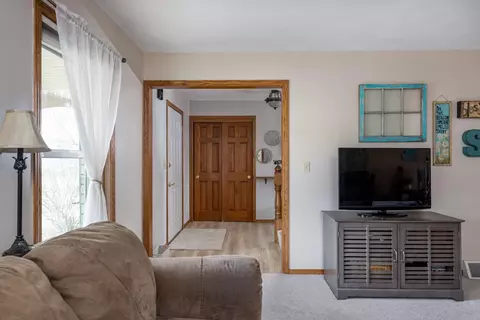 Entry Way - 1 Diane Ln, Appleton, WI 54915 photo 1 of 1