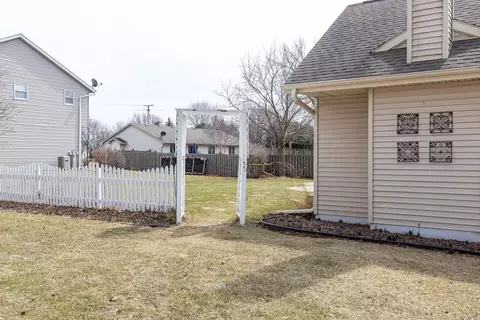 Exterior - 1 Diane Ln, Appleton, WI 54915 photo 7 of 7