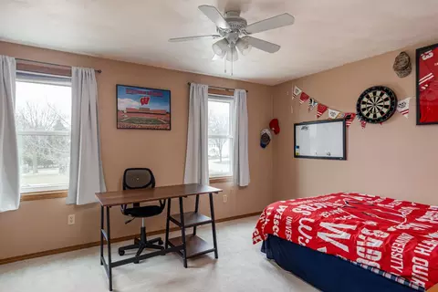 Bedroom - 1 Diane Ln, Appleton, WI 54915 photo 4 of 5