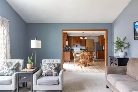Living - 1 Diane Ln, Appleton, WI 54915 photo 4 of 5