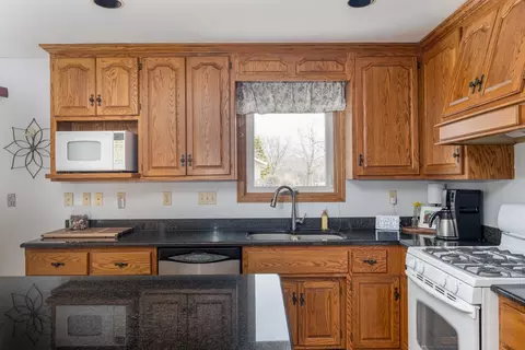 Kitchen - 1 Diane Ln, Appleton, WI 54915 photo 3 of 4