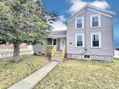 147 W South Park Ave, Oshkosh, WI 54902