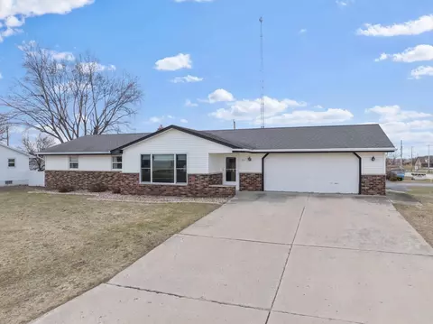 111 3rd St, Luxemburg, WI 54217