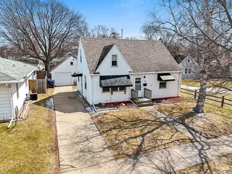 2002 N Clark St, Appleton, WI 54911