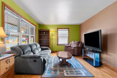 2002 N Clark St, Appleton, WI 54911 photo 2