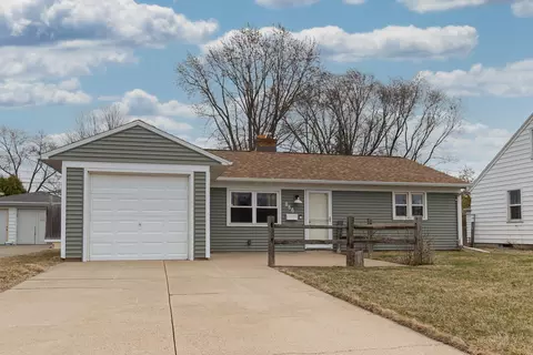 866 Maple St, Neenah, WI 54956
