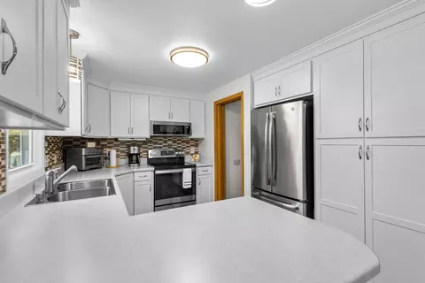 Kitchen - 3001 N Morrison St, Appleton, WI 54914 photo 2 of 4