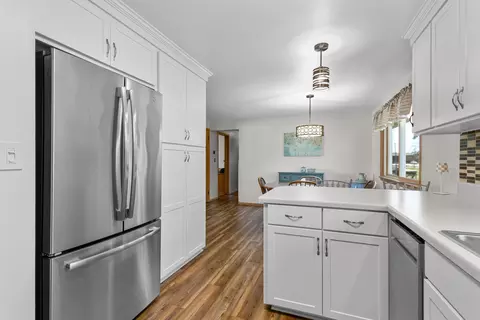 Kitchen - 3001 N Morrison St, Appleton, WI 54914 photo 4 of 4