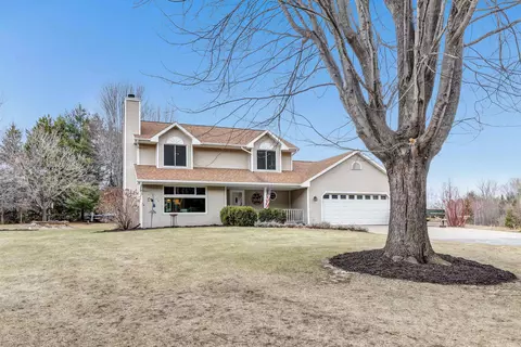 2233 Horse Rd, Abrams, WI 54101