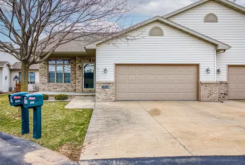 1910 E Sylvan Ave #2, Appleton, WI 54915