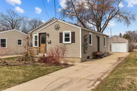 1828 E Pauline St, Appleton, WI 54911