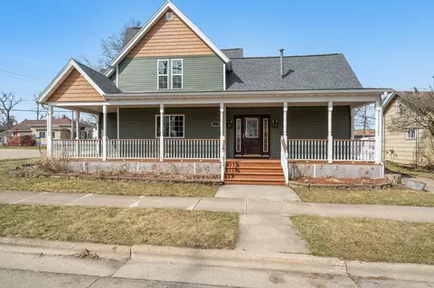 131 Madison Ave, Omro, WI 54963