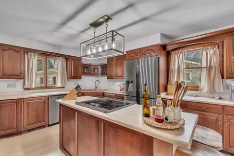 Kitchen - 631 E Taft Ave, Appleton, WI 54915 photo 2 of 5