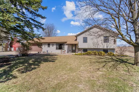 4208 County Road Z, Oshkosh, WI 54904