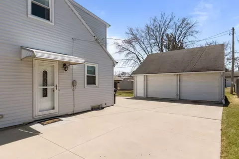 727 E Coolidge Ave, Appleton, WI 54915 photo 3