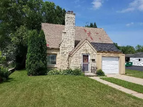 825 E Green Bay St, Shawano, WI 54166