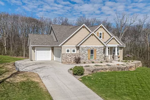 1821 Cottontail Dr, Oshkosh, WI 54904