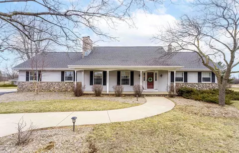 1619 Irish Rd, Neenah, WI 54956
