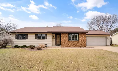 3223 S Blue Spruce Ln, Appleton, WI 54915