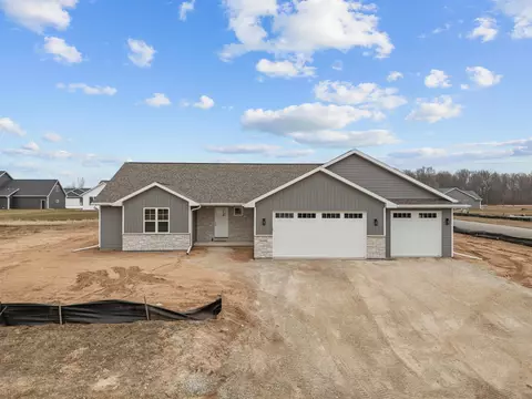 W5808 Roundstone Place, Menasha, WI 54952