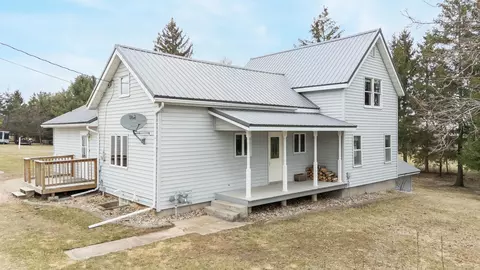 w10716 County Road Ww, New London, WI 54961