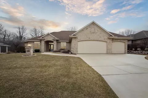 1716 Symphony Hts, Green Bay, WI 54311