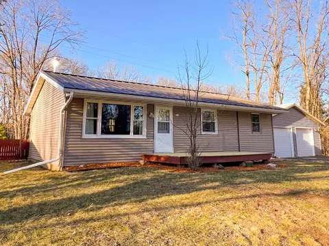 210 W Prairie St, Wautoma, WI 54982