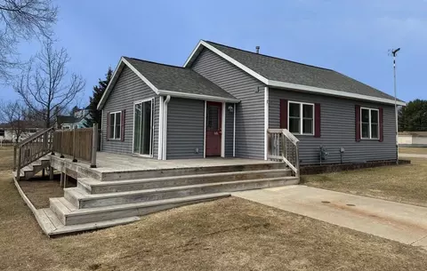 801 Fritzie Ave, Crivitz, WI 54114