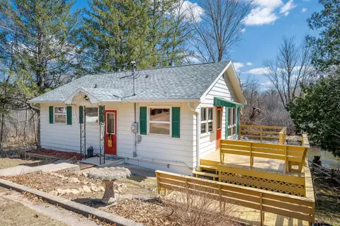 n2306 Shadow Road, Waupaca, WI 54981