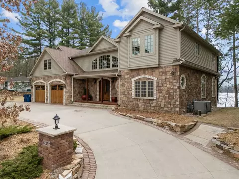 e1257 Round Lake Drive, Waupaca, WI 54981