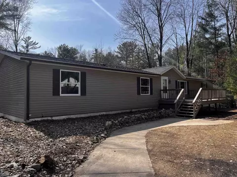 3267 N River Bend Dr, Peshtigo, WI 54157