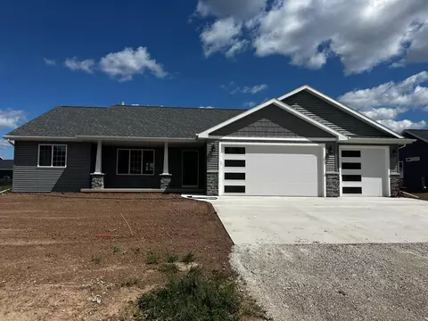 1350 Bens Way, Kaukauna, WI 54130