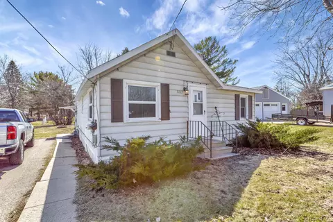 1717 W Murdock Ave, Oshkosh, WI 54901