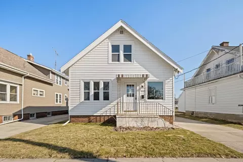 1806 Columbus St, Manitowoc, WI 54220