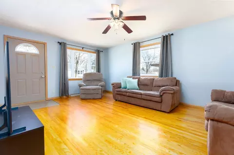 Living - 517 E Wilson Ave, Appleton, WI 54915 photo 1 of 5