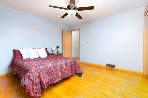 Bedroom - 517 E Wilson Ave, Appleton, WI 54915 photo 2 of 6