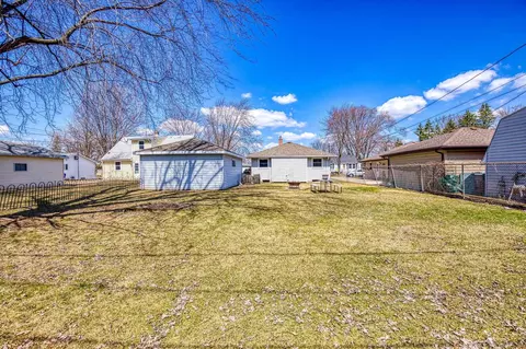 Exterior - 517 E Wilson Ave, Appleton, WI 54915 photo 6 of 7