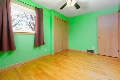 Bedroom - 517 E Wilson Ave, Appleton, WI 54915 photo 3 of 6