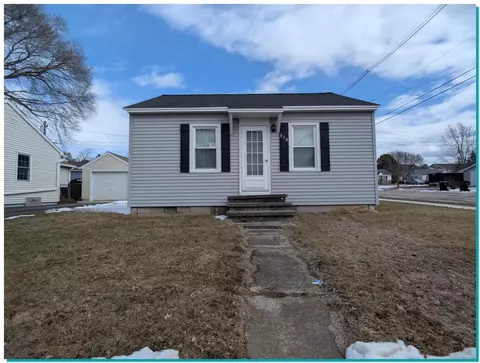 906 N 7th Ave, Sturgeon Bay, WI 54235