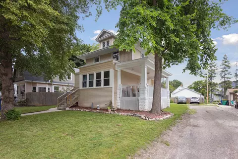 944 Howard St, Green Bay, WI 54303