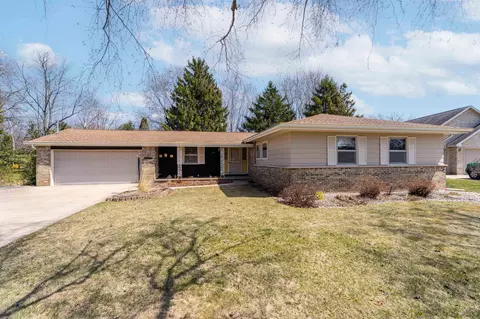 27 S Keller Park Dr, Appleton, WI 54914