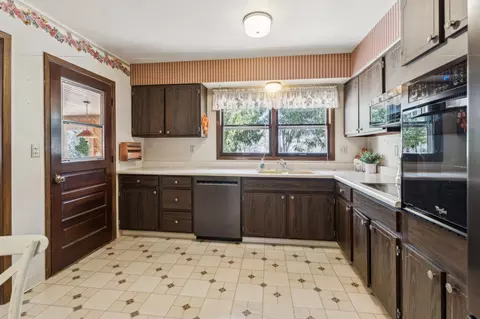 27 S Keller Park Dr, Appleton, WI 54914 photo 9