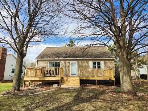 n8089 Cottage Lane, Fond Du Lac, WI 54937