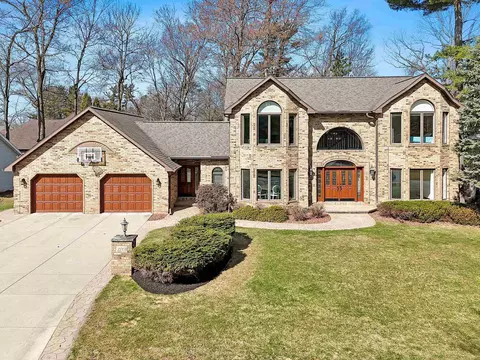 120 Garden Gate Ct, Green Bay, WI 54313