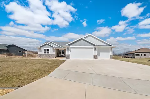 823 Morning Star Ln, Denmark, WI 54208